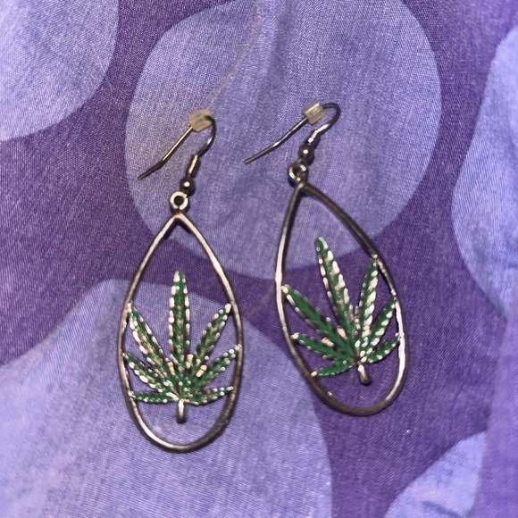 🍁Leaf Earrings🍁 - Picture 1 of 1
